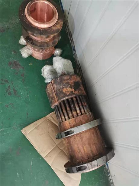 坩鍋-噴砂除銹加工前